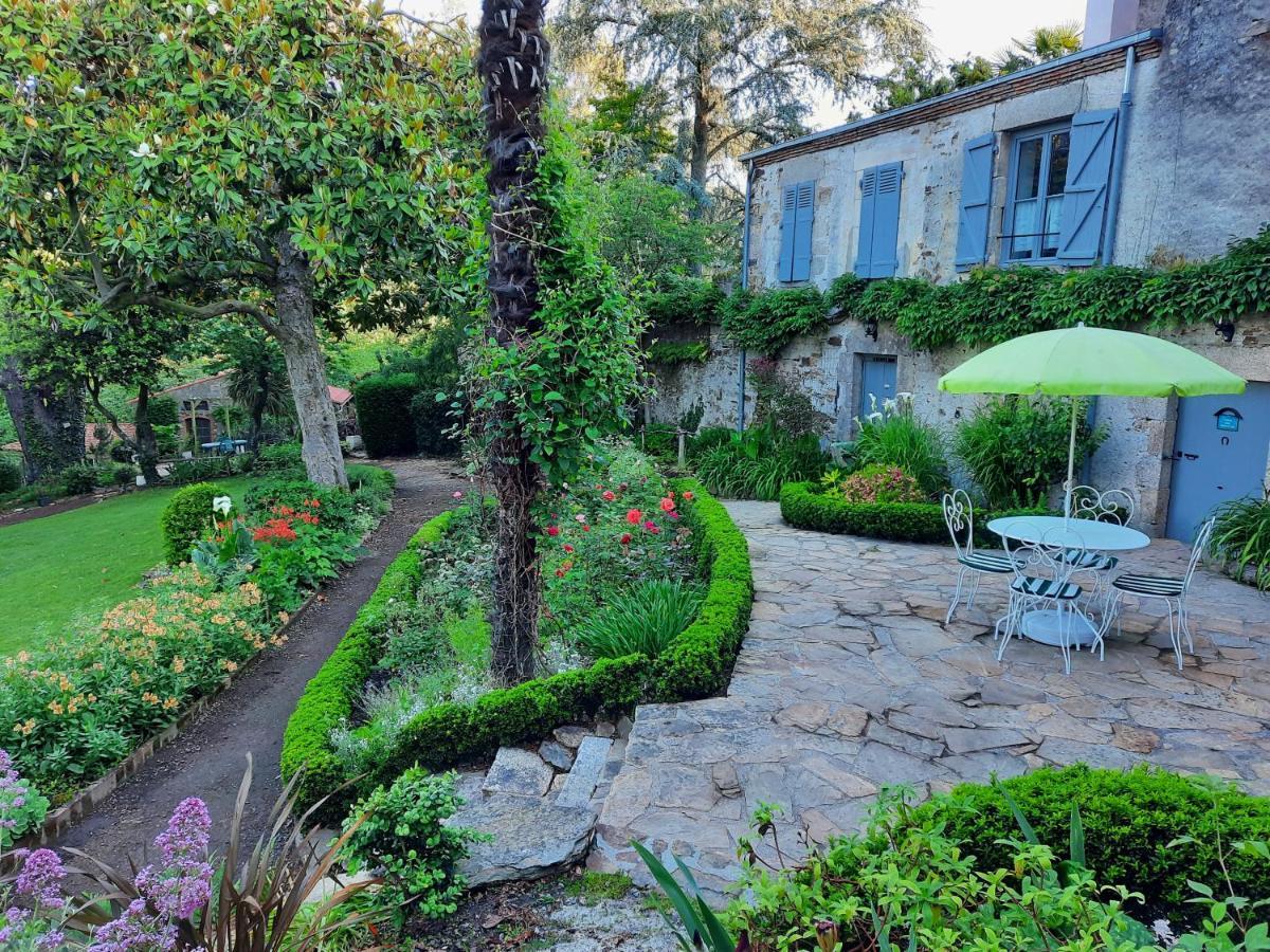 Bed and Breakfast Les Cedres Montaigu-Vendee Exteriér fotografie
